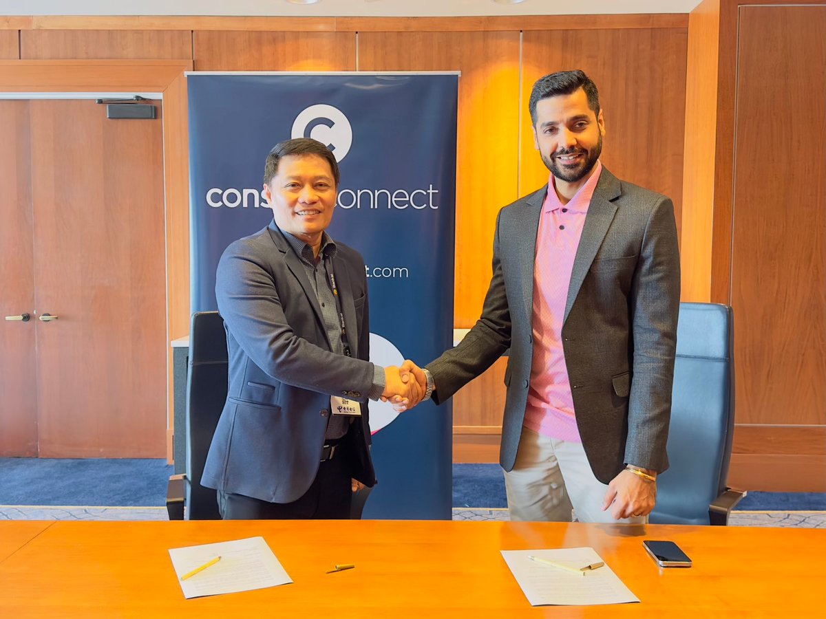 Radius Telecoms, Inc. and Console Connect HK Limited solidify their collaboration to enable smart access to the cloud for Philippine-based enterprise customers. Present at the signing were Radius’ President & CEO Quiel Delgado and Console Connect Vice President for Global Sales Yogesh Lulla.